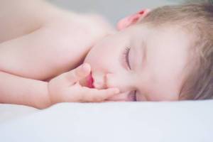 con que ropa debe dormir un bebe en verano