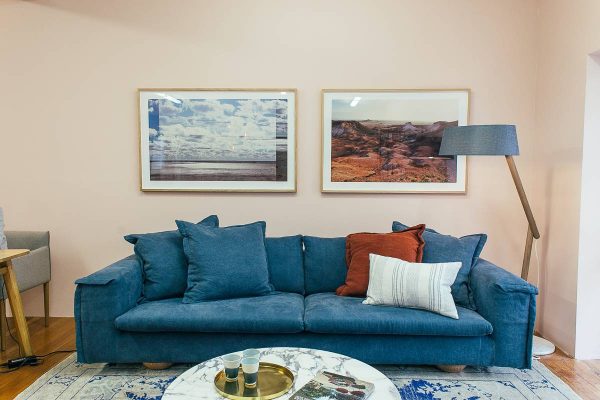 Cómo decorar un salón con sofá blanco? ¡En estas fotos encontrarás la  respuesta!