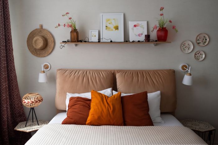 Recuerdos decorativos cabecero cama
